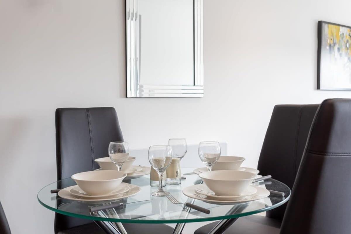 Charming 1 Bedroom Apartment in Leeds Leeds  Buitenkant foto